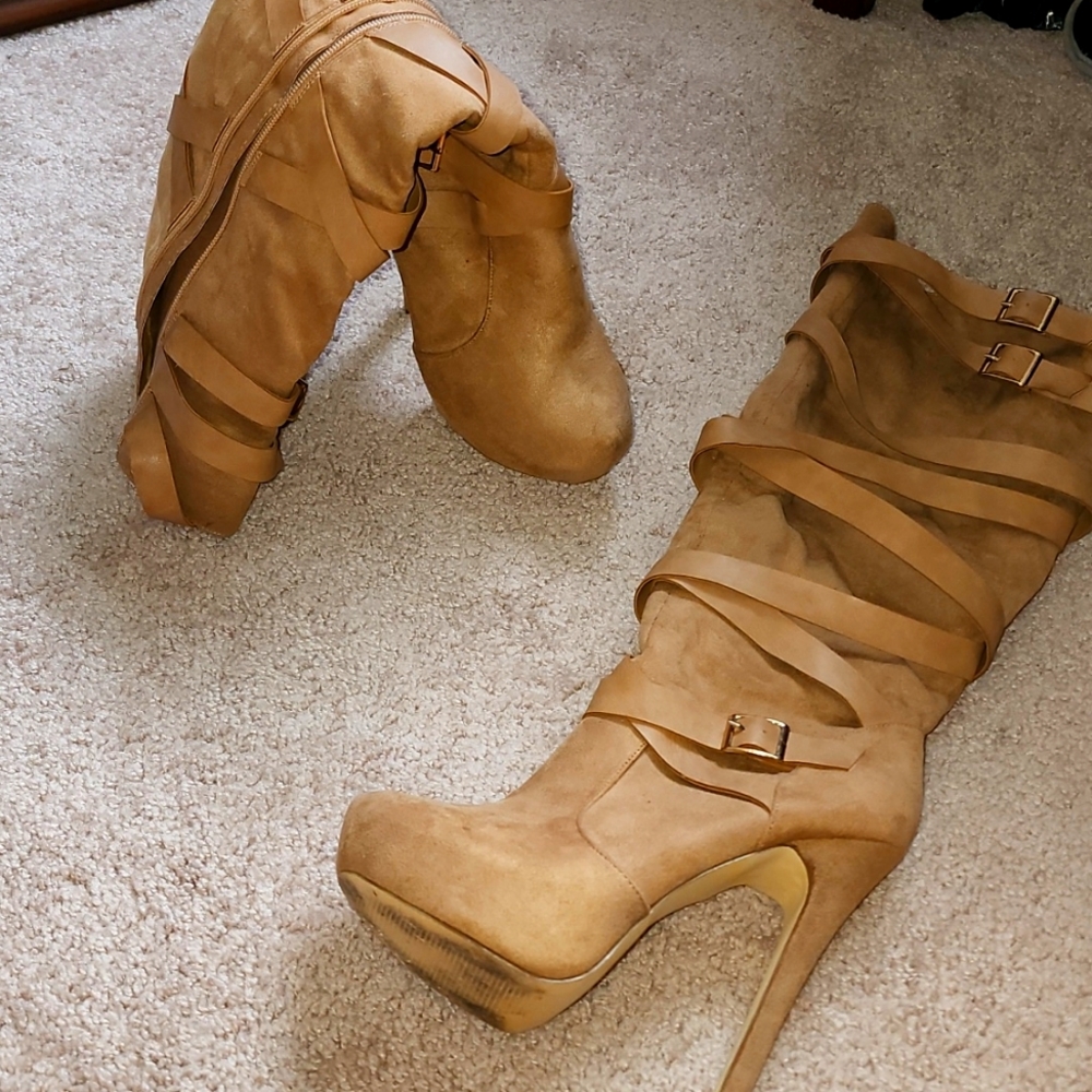Heeled boots
